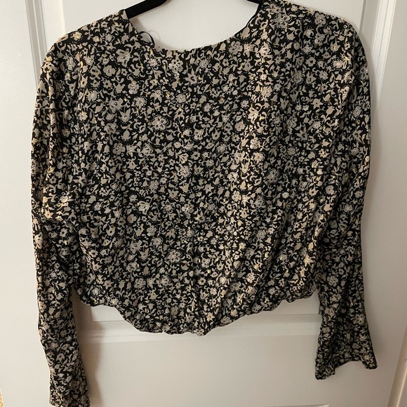 Brand new Zara cropped blouse - Picture 2 of 3